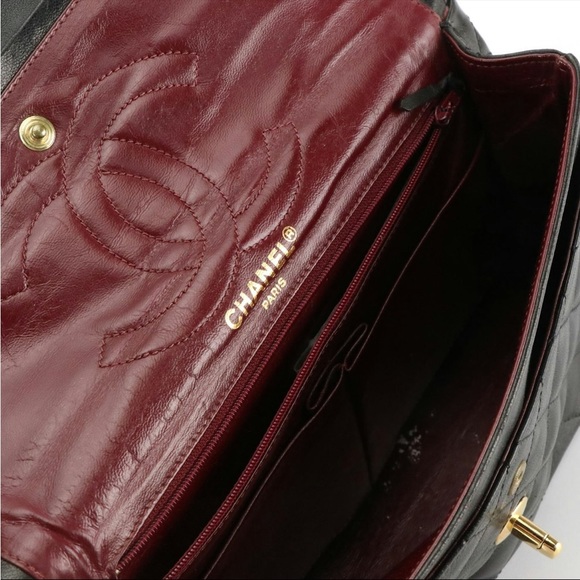 CHANEL
BLACK QUILTED LAMBSKIN PARIS LIMITED DOUBLE FLAP MEDIUM - Picture 3 of 3